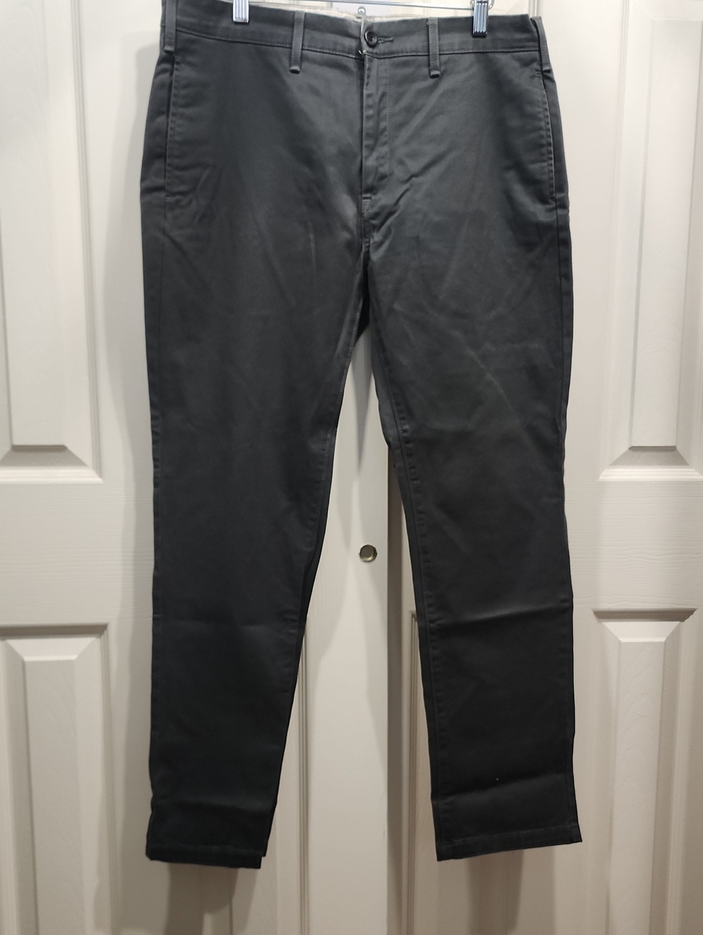 Levi's Men's Grey Straight Chinos 33x30
